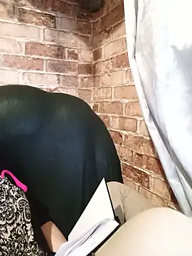 Snapshot of itismyhobby chatting on 01.05.25 itismyhobby online show from 01.05.25