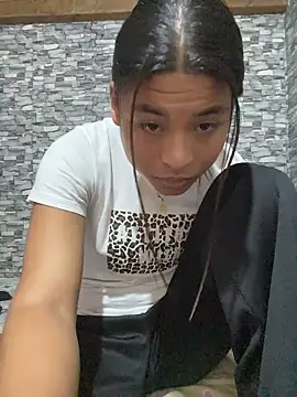 Snapshot of Romie_rous chatting on 05.22.26 Romie rous online show from 05.22.26
