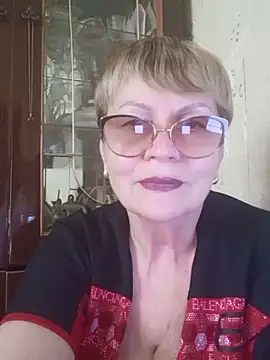 Snapshot of SophieBurns chatting on 06.12.26 SophieBurns online show from 06.12.26