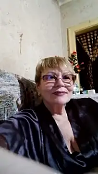Snapshot of SophieBurns chatting on 06.24.26 SophieBurns online show from 06.24.26