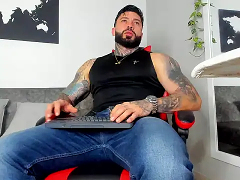 Snapshot of Alessrose chatting on 02.08.26 Alessrose online show from 02.08.26