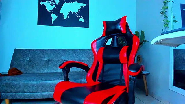 Snapshot of Alessrose chatting on 02.16.26 Alessrose online show from 02.16.26