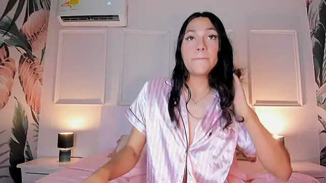 Snapshot of Rubii_Cutee chatting on 05.25.26 Rubii Cutee online show from 05.25.26