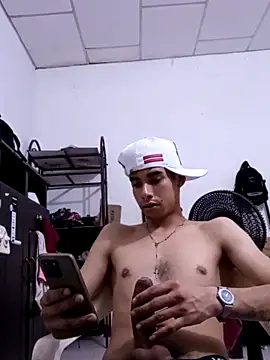 Snapshot of baby_22cm chatting on 04.02.26 baby 22cm online show from 04.02.26