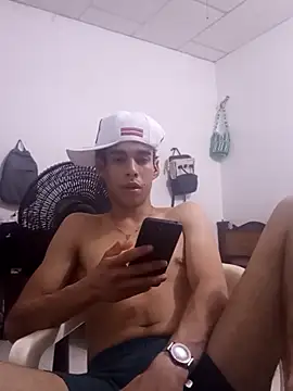 Snapshot of baby_22cm chatting on 04.08.26 baby 22cm online show from 04.08.26