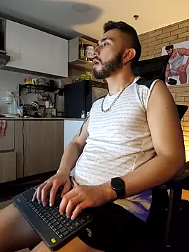 Snapshot of dave_wolf7 chatting on 02.12.26 dave wolf7 online show from 02.12.26