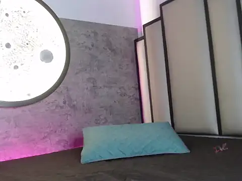 Sharlo Alvarez online show from 02.18.26