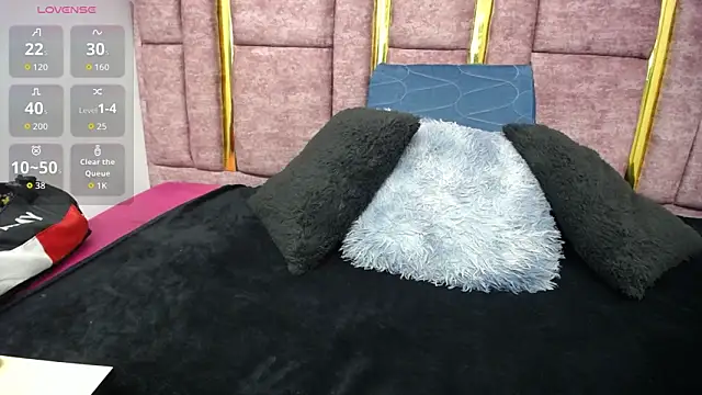 Snapshot of FRANCESCA_LOVE_ chatting on 04.11.26 FRANCESCA LOVE online show from 04.11.26