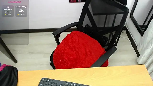 Snapshot of FRANCESCA_LOVE_ chatting on 04.12.26 FRANCESCA LOVE online show from 04.12.26