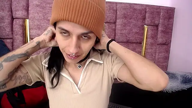 FRANCESCA LOVE  online show from 05.21.26