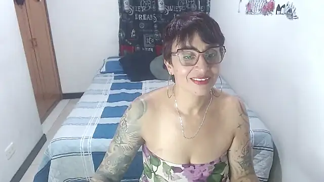 Charlotte gray  online show from 06.14.26
