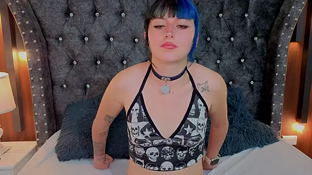 Snapshot of OliviaBonnie chatting on 02.08.26 OliviaBonnie online show from 02.08.26