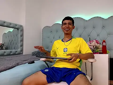 Apolo Richards online show from 02.11.26