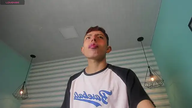 Snapshot of _camilo_ortiz chatting on 05.29.26 camilo ortiz online show from 05.29.26