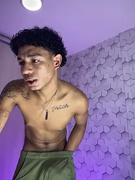 Snapshot of 777_dmz_ chatting on 02.15.26 777 dmz online show from 02.15.26