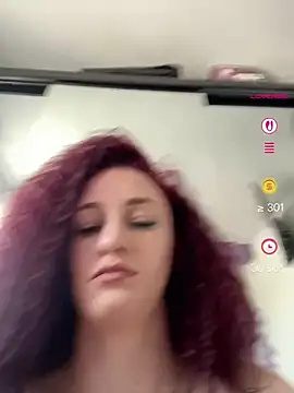 Snapshot of Roxyfoxyyy chatting on 06.04.26 Roxyfoxyyy online show from 06.04.26