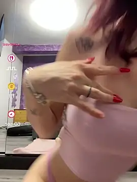 Snapshot of Roxyfoxyyy chatting on 07.14.26 Roxyfoxyyy online show from 07.14.26