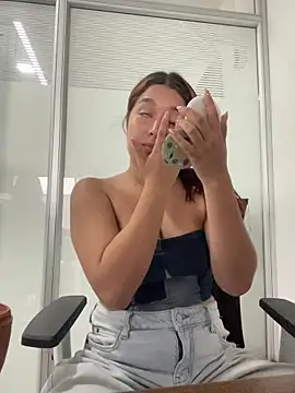 Emily Harpeer online show from 03.26.26