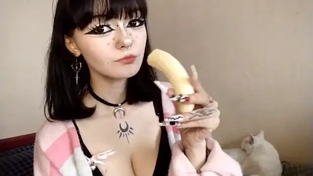 Snapshot of SmilingPatent chatting on 02.13.26 SmilingPatent online show from 02.13.26