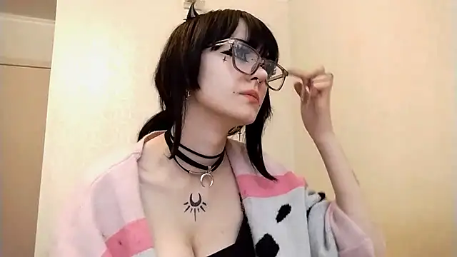 Snapshot of SmilingPatent chatting on 02.22.26 SmilingPatent online show from 02.22.26