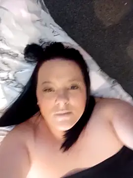 Snapshot of louisa36 chatting on 02.26.26 louisa36 online show from 02.26.26