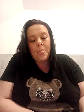 Snapshot of louisa36 chatting on 02.28.26 louisa36 online show from 02.28.26