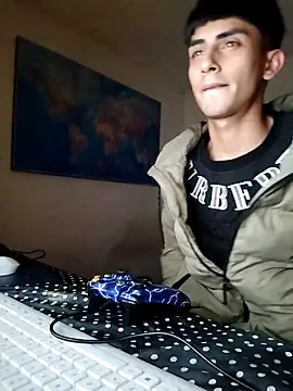 Snapshot of DarwinSexx777 chatting on 03.28.26 DarwinSexx777 online show from 03.28.26