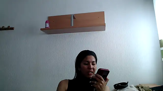 Snapshot of ZeforAitanna chatting on 05.07.26 ZeforAitanna online show from 05.07.26