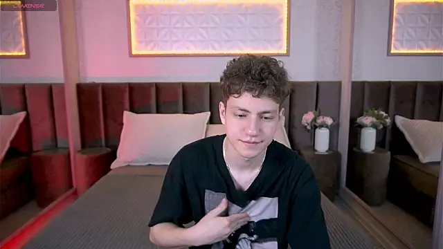 Snapshot of StefanBev chatting on 02.11.26 StefanBev online show from 02.11.26