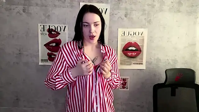 Snapshot of Mona_Fox chatting on 02.27.26 Mona Fox online show from 02.27.26