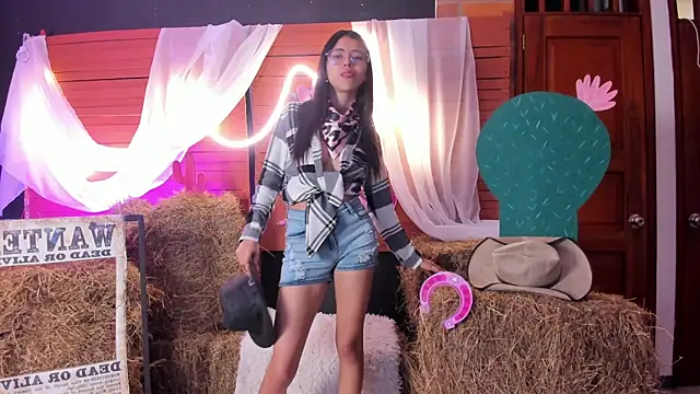 Mia Naive online show from 03.21.26