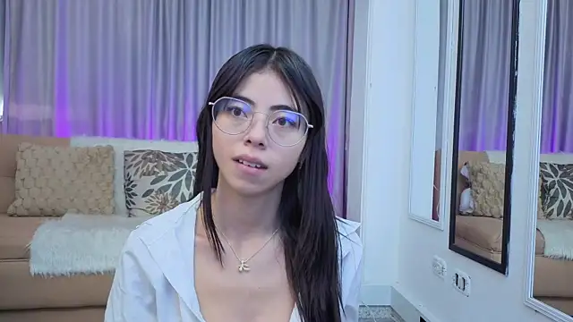 Snapshot of Mia_Naive chatting on 05.27.26 Mia Naive online show from 05.27.26