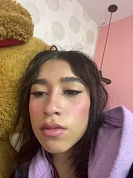 Snapshot of alahia_pink chatting on 02.14.26 alahia pink online show from 02.14.26