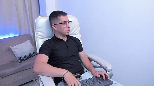 Tommas Jhonson online show from 04.05.26