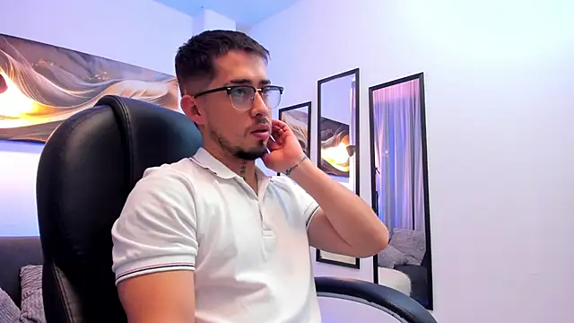 Snapshot of Tommas_Jhonson chatting on 06.19.26 Tommas Jhonson online show from 06.19.26