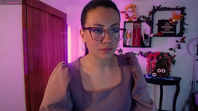 QueenRose94 online show from 02.13.26