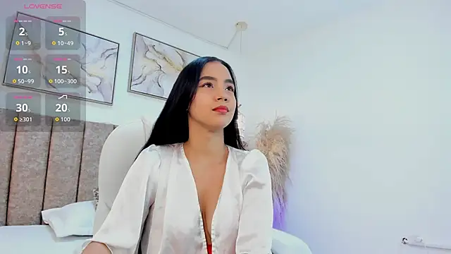 Yaasmin  online show from 02.17.26