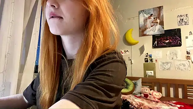 Snapshot of DynaLoom chatting on 02.10.26 DynaLoom online show from 02.10.26