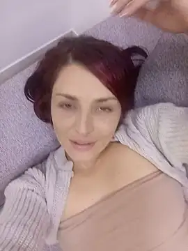 Snapshot of Cataleya_marinn chatting on 06.17.26 Cataleya marinn online show from 06.17.26