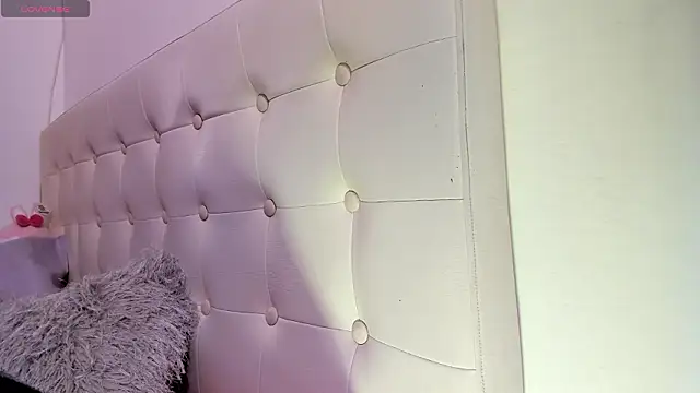 MiaEvans0 online show from 03.27.26