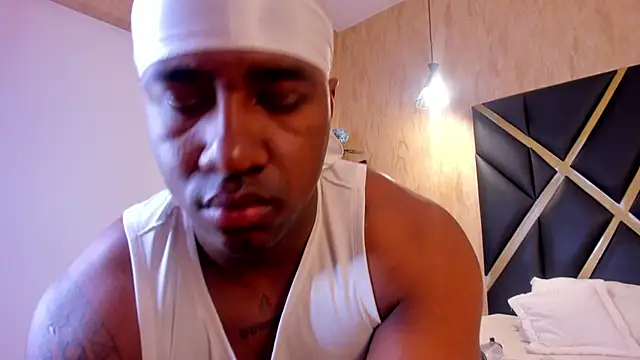 Snapshot of LuccianoDaytona chatting on 02.21.26 LuccianoDaytona online show from 02.21.26