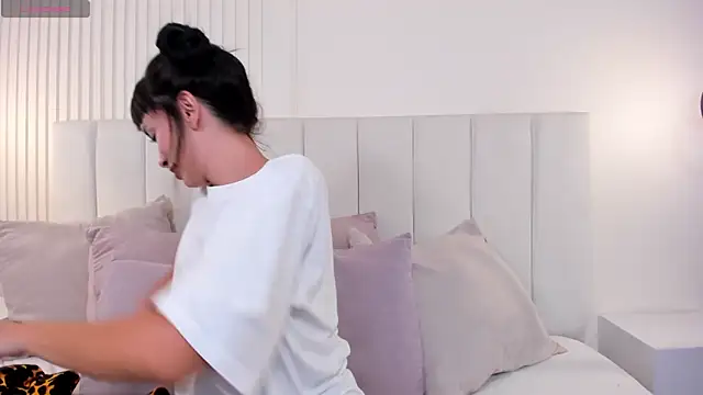 Snapshot of violeta_rodriguezz chatting on 03.22.26 violeta rodriguezz online show from 03.22.26