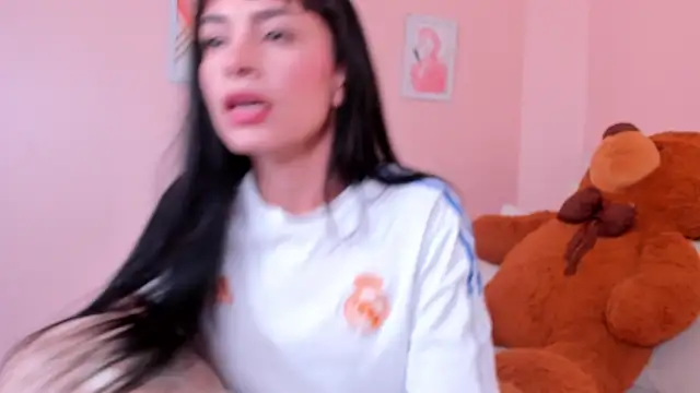 Snapshot of violeta_rodriguezz chatting on 04.13.26 violeta rodriguezz online show from 04.13.26