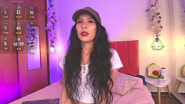 Snapshot of Raia_gh chatting on 03.03.26 Raia gh online show from 03.03.26