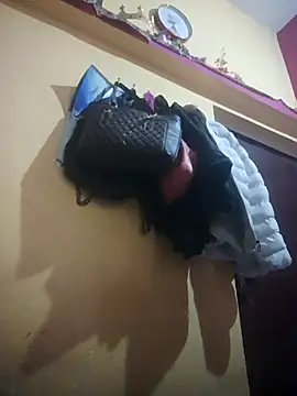 Snapshot of njkalo_sexe chatting on 04.14.26 njkalo sexe online show from 04.14.26