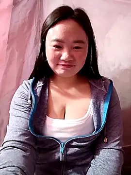 Snapshot of lisn-cute chatting on 04.26.26 lisn-cute online show from 04.26.26