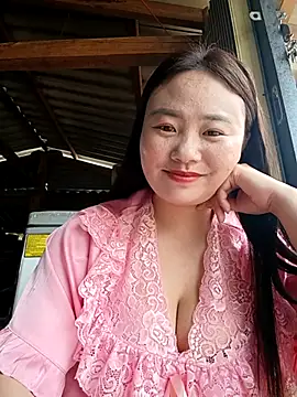 Snapshot of lisn-cute chatting on 04.28.26 lisn-cute online show from 04.28.26
