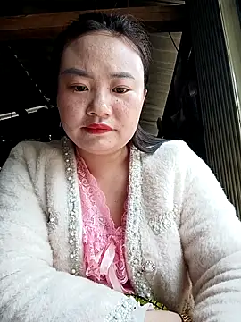 Snapshot of lisn-cute chatting on 04.29.26 lisn-cute online show from 04.29.26
