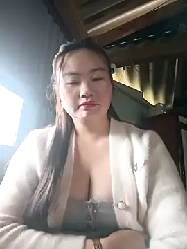 Snapshot of lisn-cute chatting on 05.03.26 lisn-cute online show from 05.03.26