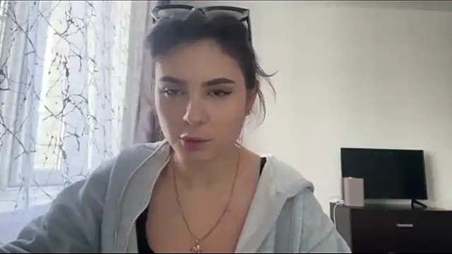 VennieMiramontez online show from 05.22.26